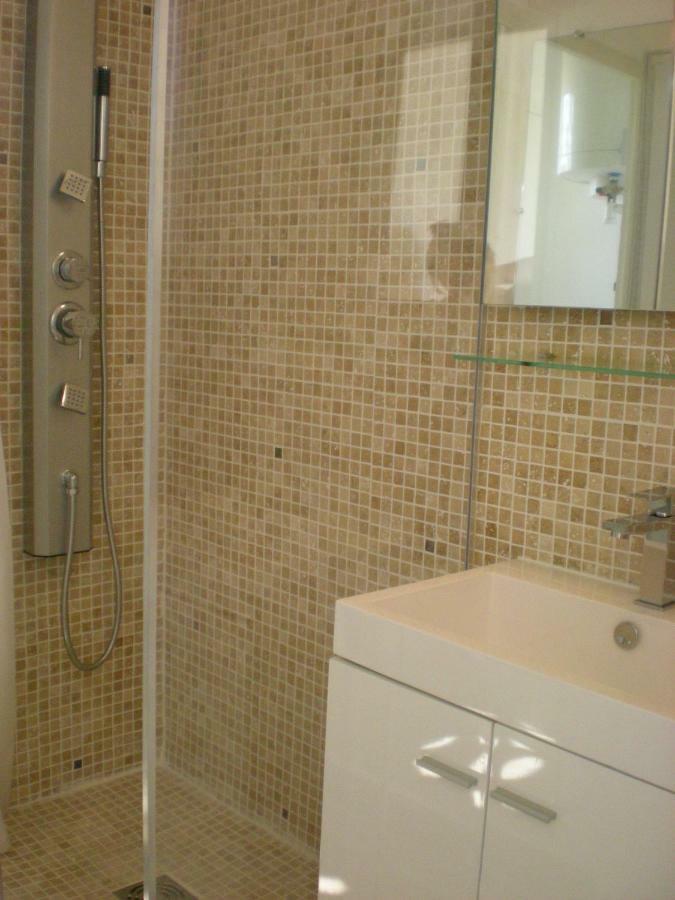 2 Chemin Neuf Balcon Apartman Gréoux-les-Bains Kültér fotó